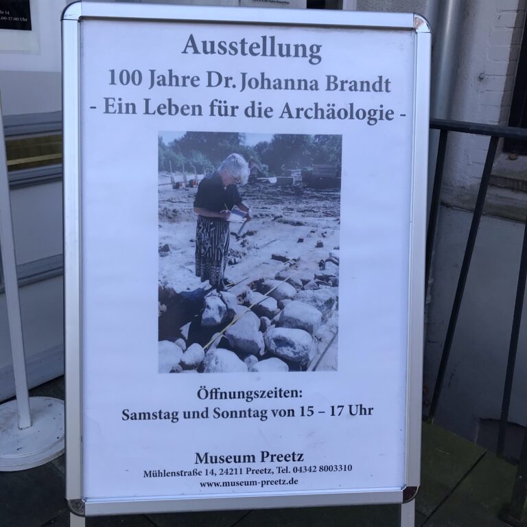 Schild vor Heimatmuseum